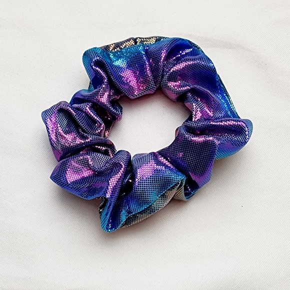 5 FOR $20 💕Metallic Scrunchie Hair Accessories - Picture 2 of 3